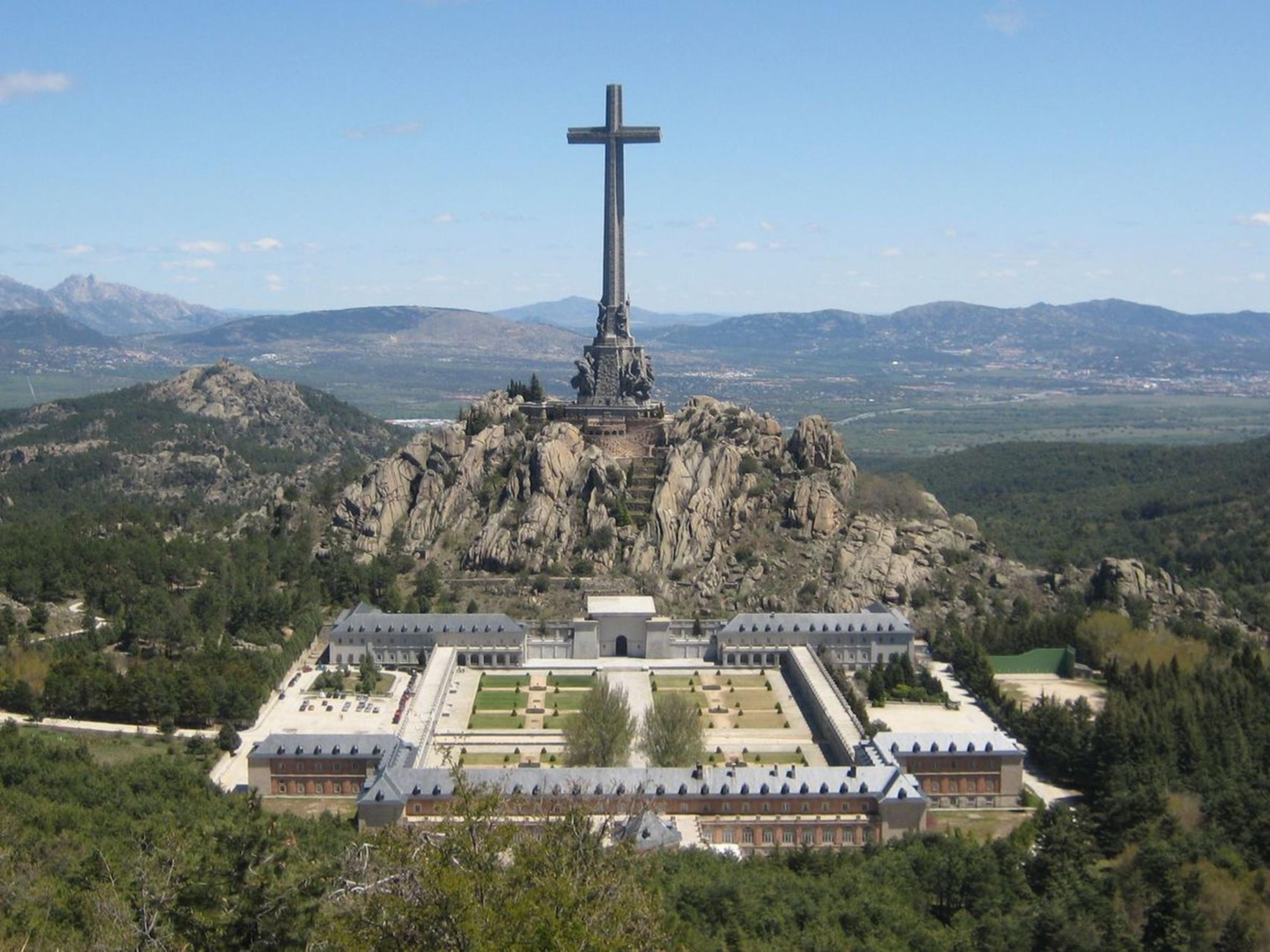 Hotel Hospedería Santa Cruz San Lorenzo de El Escorial Exterior foto